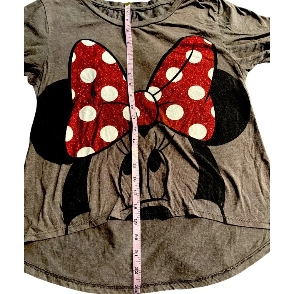 Disney Parks women's Minnie Mouse hi-low gray t-shirt w red sparkly bow sz M - Picture 6 of 7